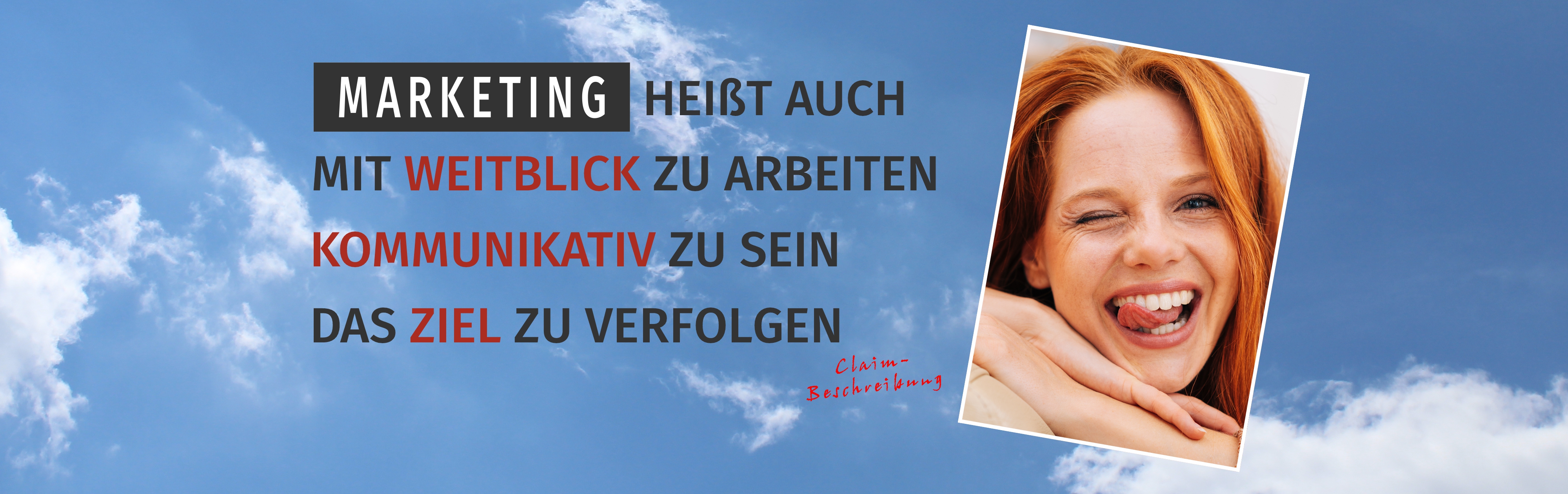 Himmelbild und zwinkerten Frau